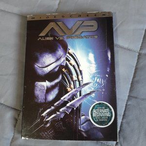 Alien Vs Predator DVD With Slipcover AVP Wide Screen 2004